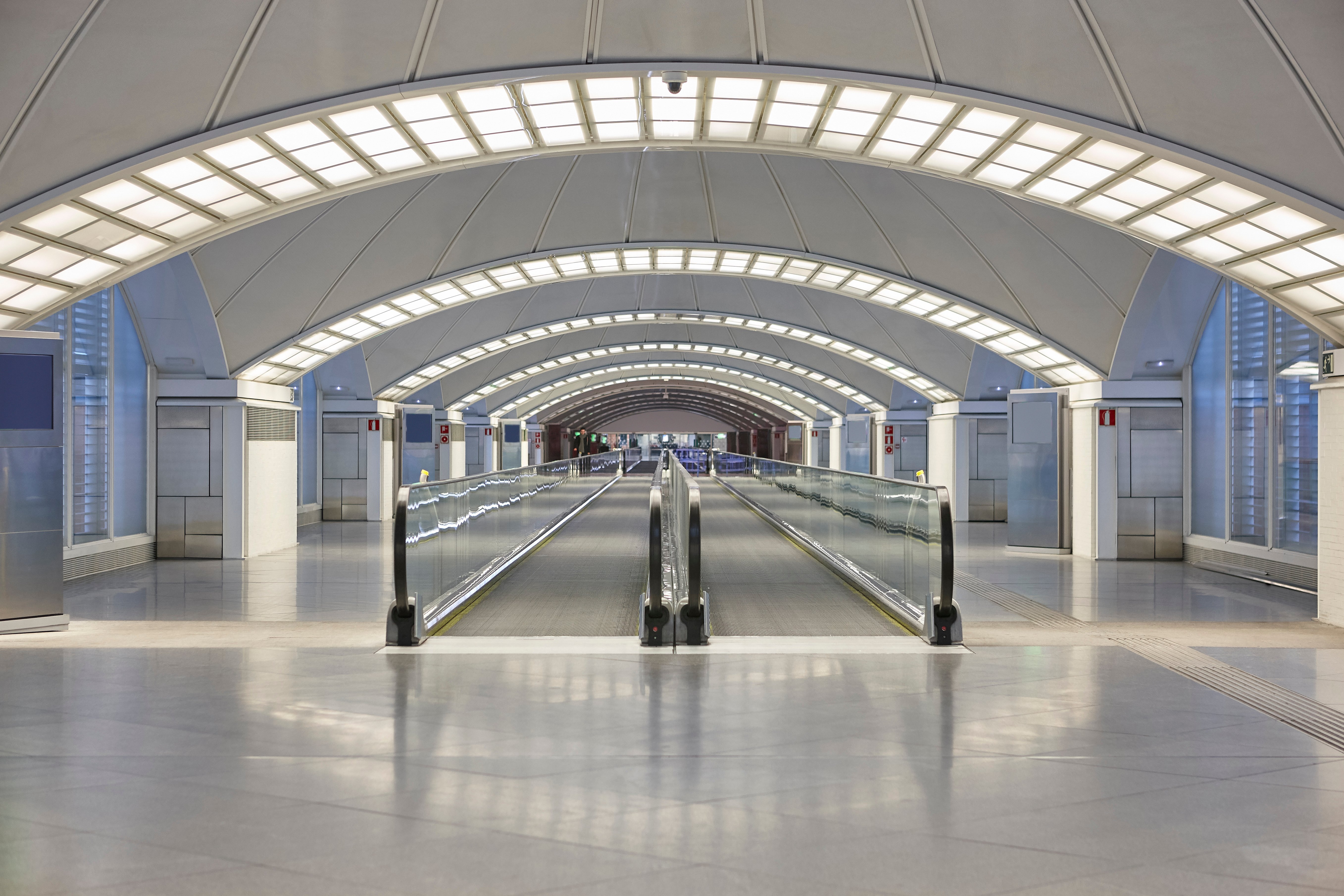 airport-terminal-interior-hall-and-corridor-conv-2024-01-10-22-16-34-utc